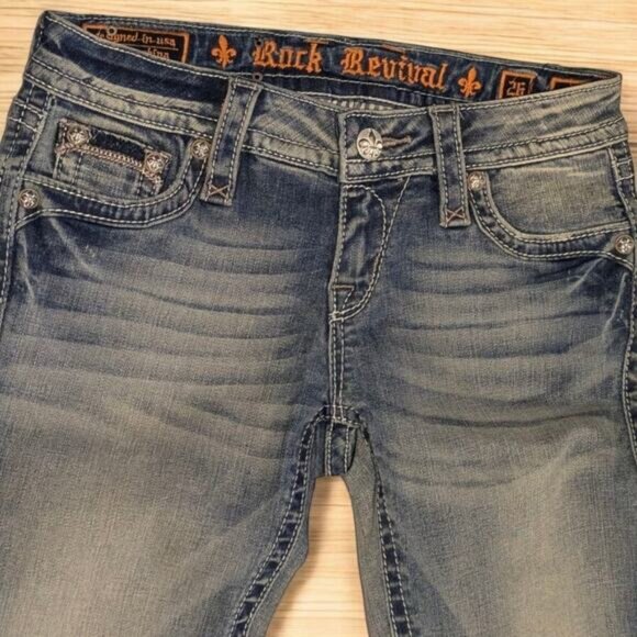 New ROCK REVIVAL Essie Capri Jeans Medium Wash Fleur de Lis Pockets Women 26-28 - Picture 4 of 8